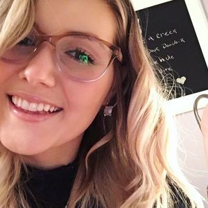 Meet your Posher, Maude-julia